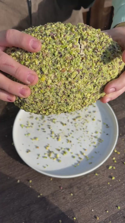 Uovo di Pasqua Croccante con Granella di Pistacchio ripieno di Praline al Pistacchio - 700g